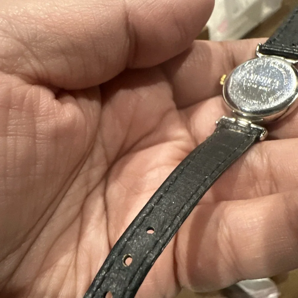 Working Vtg Ladies Perry Ellis America Watch Blue Dial Two‎ Tone Bezel 23mm 7in